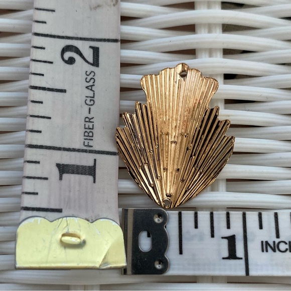 Set of 23 Gold Textured Metal Pendants Size XS - Picture 8 of 16